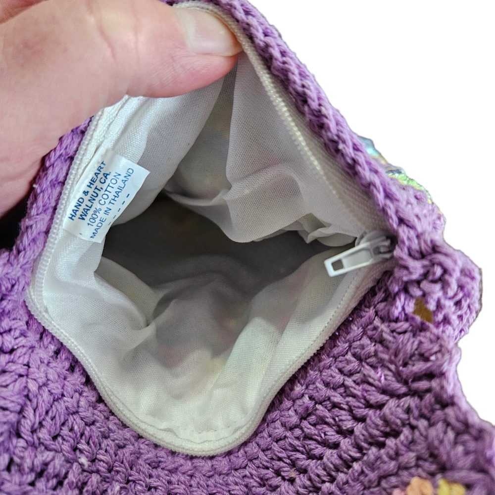 Hand and Heart Crocheted crossbody beaded bag, purple. - Picture 6 of 9